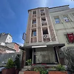 Sandara Boutique