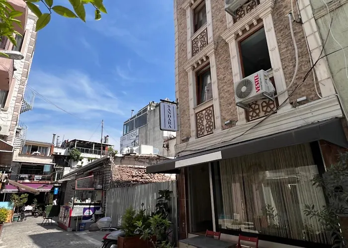 B&B Sandara Boutique